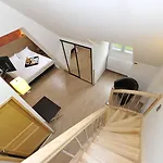 Logis Restaurant Les 2 Rives - A75, En Bordure De Riviere Otel