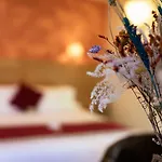Otel Logis Restaurant Les 2 Rives - A75, En Bordure De Riviere