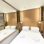Logis Restaurant Les 2 Rives - A75, En Bordure De Riviere