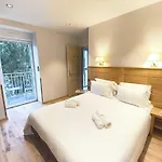 Hotel Logis Restaurant Les 2 Rives - A75, En Bordure De Riviere Banassac