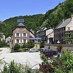 Otel Logis Restaurant Les 2 Rives - A75, En Bordure De Riviere 3*