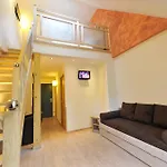 Logis Restaurant Les 2 Rives - A75, En Bordure De Riviere 3*