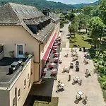 Logis Restaurant Les 2 Rives - A75, En Bordure De Riviere Hotel Banassac