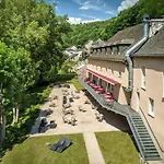 Logis Restaurant Les 2 Rives - A75, En Bordure De Riviere Hotel Banassac