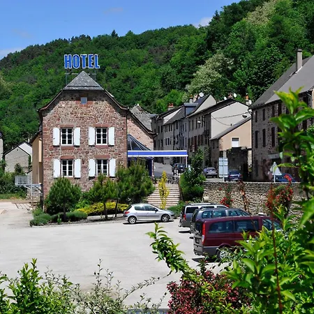 호텔 Logis Hotel Restaurant Les 2 Rives - Chambres Climatisees - A75, En Bordure De Riviere Banassac