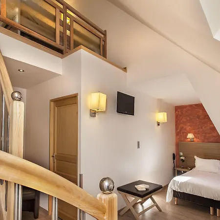 Logis Hotel Restaurant Les 2 Rives - Chambres Climatisees - A75, En Bordure De Riviere 3* Banassac