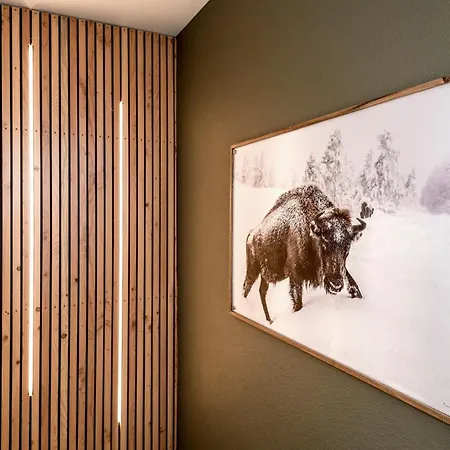 호텔 Logis Hotel Restaurant Les 2 Rives - Chambres Climatisees - A75, En Bordure De Riviere Banassac