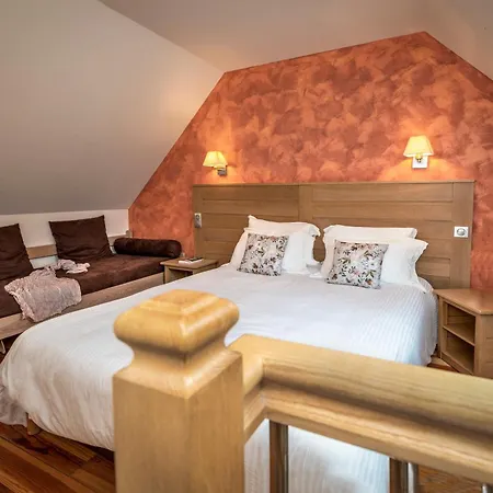 Hotel Logis Restaurant Les 2 Rives - A75, En Bordure De Rivière