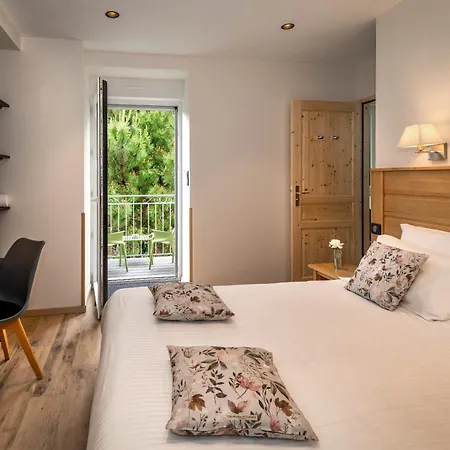 Logis Hotel Restaurant Les 2 Rives - Chambres Climatisees - A75, En Bordure De Riviere 3*