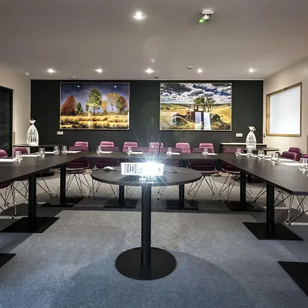 Logis Restaurant Les 2 Rives - A75, En Bordure De Riviere فندق Banassac