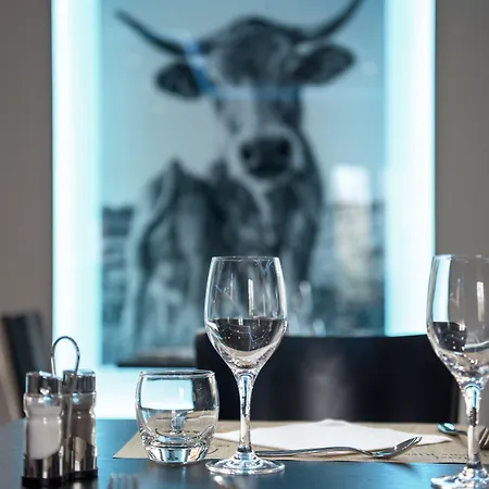 Logis Restaurant Les 2 Rives - A75, En Bordure De Riviere فندق Banassac