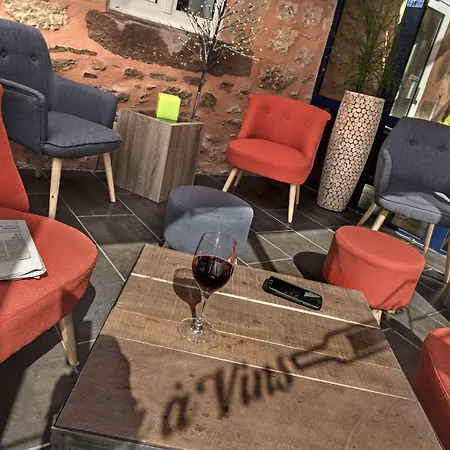 فندق Logis Restaurant Les 2 Rives - A75, En Bordure De Riviere 3*