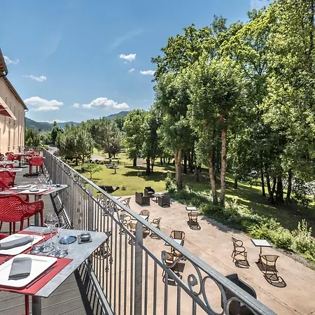 Hotel Logis Restaurant Les 2 Rives - A75, En Bordure De Riviere 3*